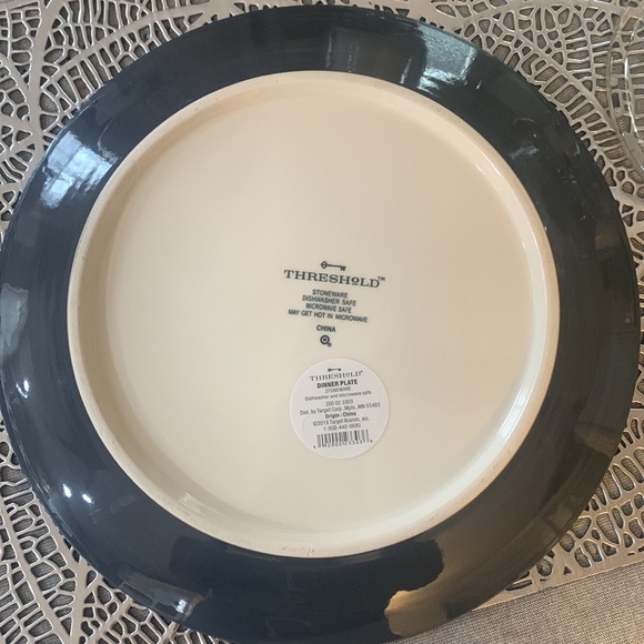 Threshold Stoneware Dinner Plate bunny pattern - Picture 2 of 3